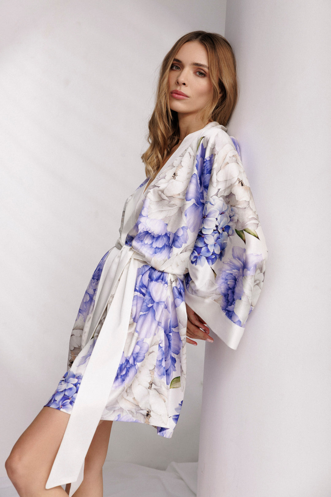 Short Blue Robe Peony Allure Short Robe in Blue – VIMISSIA