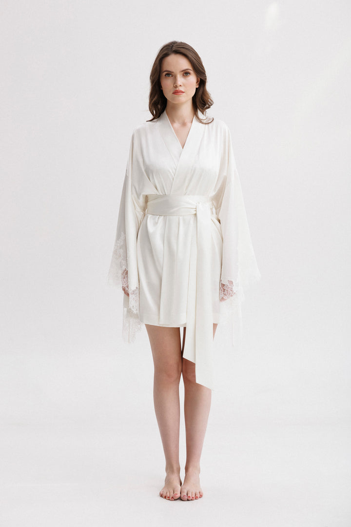 Short Silk Kimono in Ivory wirh Ivory Caudry Lace