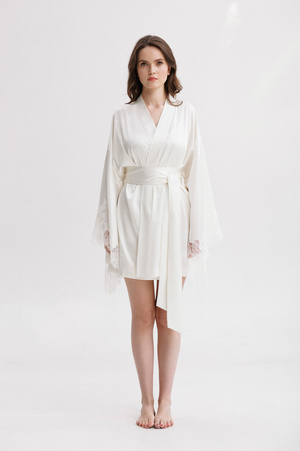 Short Silk Kimono in Ivory wirh Ivory Caudry Lace
