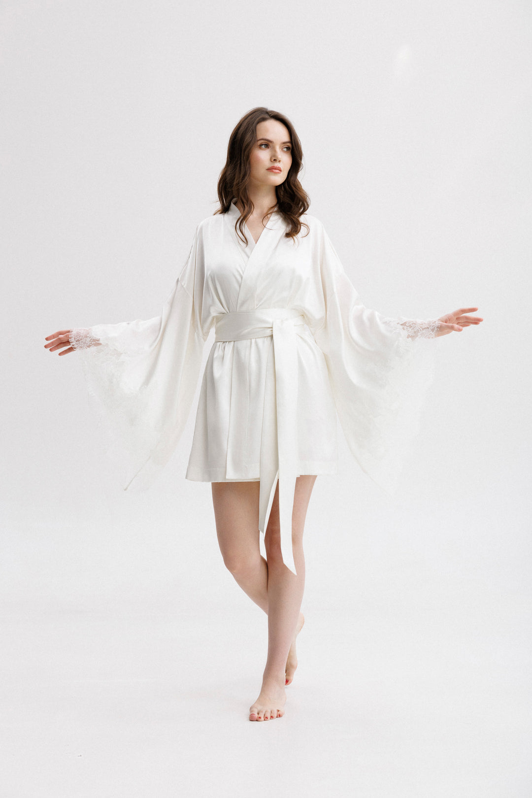 Short Silk Kimono in Ivory wirh Ivory Caudry Lace VIMISSIA Short Silk Kimono in Ivory wirh Ivory Caudry Lace VIMISSIA