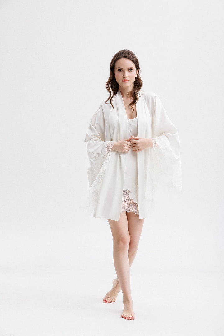 Short Silk Kimono in Ivory wirh Ivory Caudry Lace