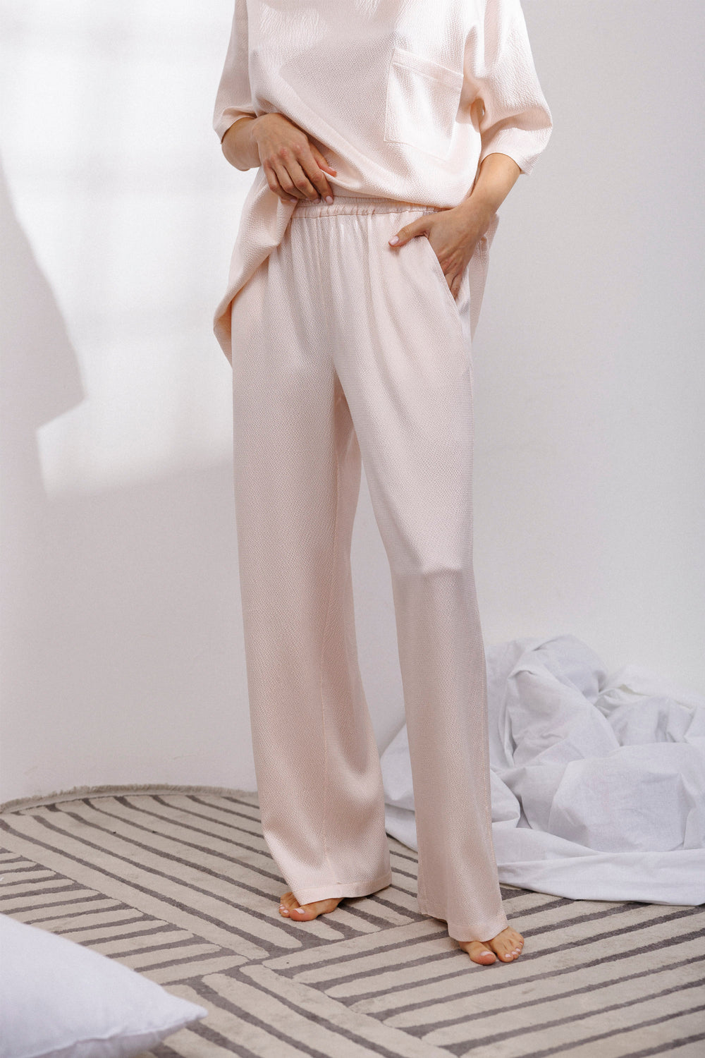 Bubble Silk Relaxed Pants in Powder