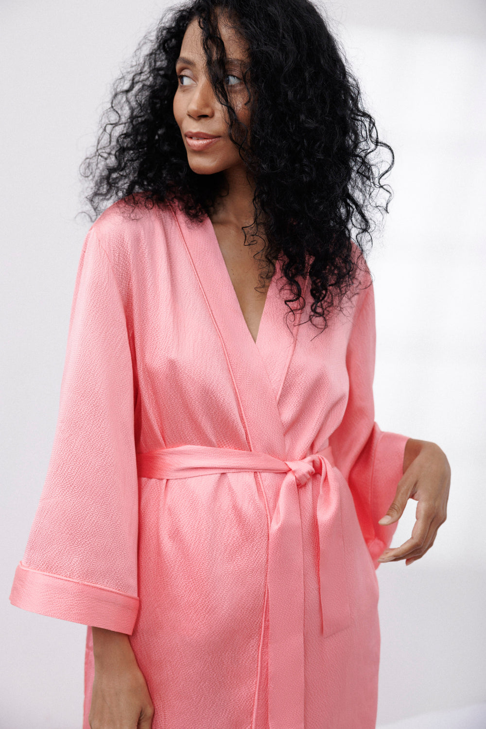 Bubble Silk Short Robe in Pink